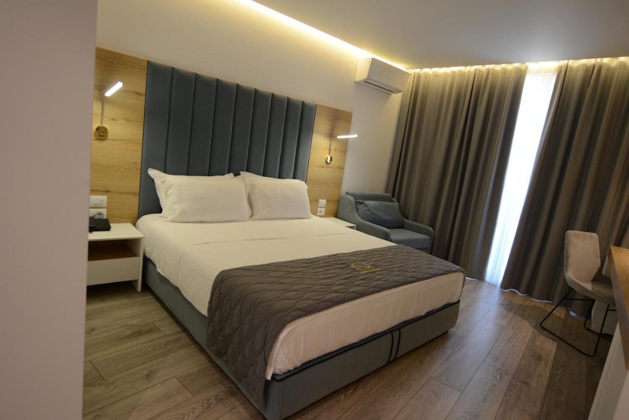 Ebbi Hotel Dhërmi Exteriör bild