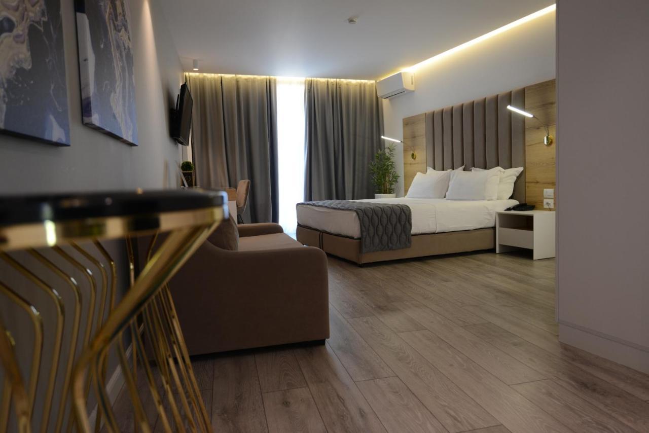 Ebbi Hotel Dhërmi Exteriör bild