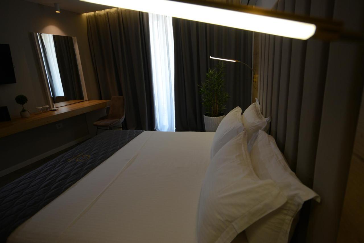 Ebbi Hotel Dhërmi Exteriör bild