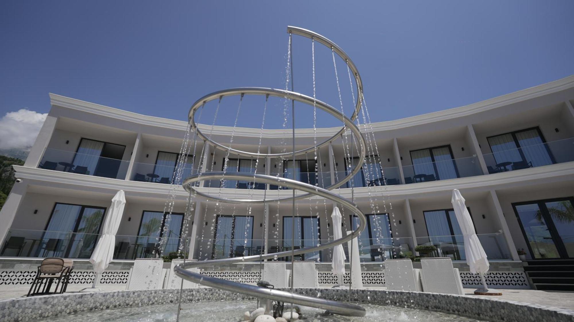Ebbi Hotel Dhërmi Exteriör bild